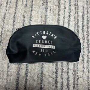 Victorias Secret 2013 fashion show makeup case